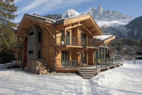 Offering the finest ski chalets in the exceptional French resort of Chamonix, with impeccable service and professional chefs in unrivalled locations.