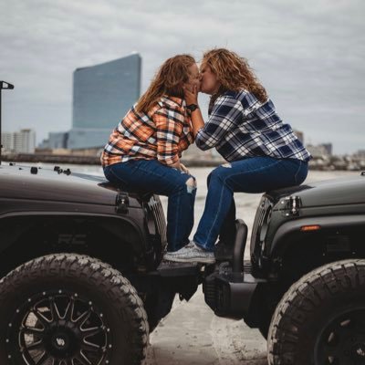 I Love You Babe 04-10-2020 🖤😘💍💙🥰 Fiancé @AVisalli 💙 609 🖤🍻🤙⚓️🍀🏑🎧🇺🇸🌊 O|||||||O JeepLife Kay_Marsh609 on Instagram