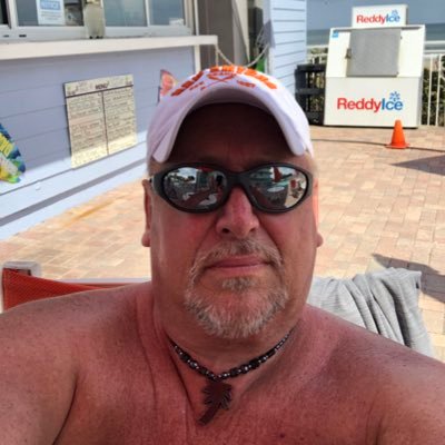 Long Time St. Louis Cardinal Fan ! Live and Die Cardinal Baseball! Patriot, Trump supporter, Time to defend our president and country! MAGA!!!!!