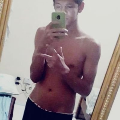😴todo mundo tem seu jeito, e niquem pode julgar 😴