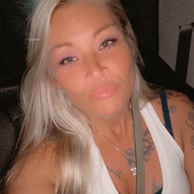 dondradoll143's profile picture. to thine own self be true