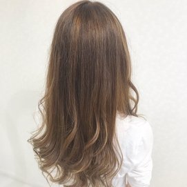 幼い頃に父親が亡くなり貧乏育ち🙇‍♀️⇒美容関係の仕事に就くもブラックすぎて体を壊して欝病にもなり退社⇒もうダメかと思ったけど、ネットビジネスに出会って3ヵ月で月収100万円達成💕昔の私の様に現状を変えたいと思っている方を無料でサポートしてます🌟