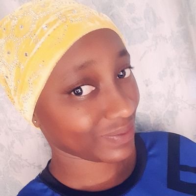 zali93489476's profile picture. simple