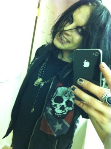 MaxGreensWhores's profile picture. We made this account on 20/4/11 in dedication to the sexiness that is @max_the_ripper
Max followed 25/04/11
We are @KimberCanFlyy 's bitches XD hehehe