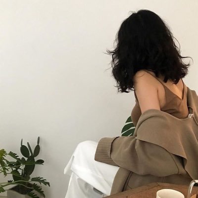 k_m2042's profile picture. "أشعُر بالإنتماء لكل شيء هادئ، بسيط ومُختلف."🖤