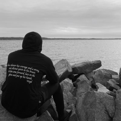 devinnn019's profile picture. 