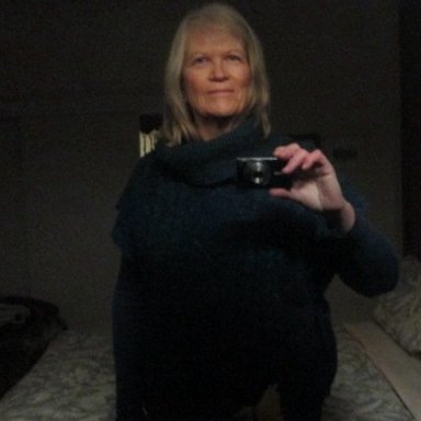 Artist and poet, NZ. Author of 5 poetry books. Widely published in NZ and well represented in UK and USA poetry journals.
