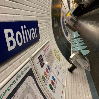 Paris Gay Fun Addict au Sexe depuis hier ; community manager de @BolivarProds ; versa actif queutard directeur de castings 🔞🔙🏳️🌈💦 🇫🇷🇭🇺