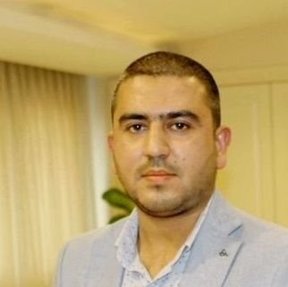 باحث وكاتب