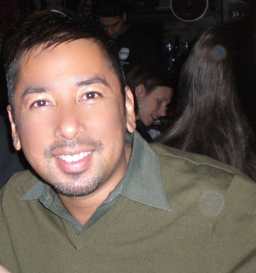 NYC foodie, music junkie, Apple fanboy and poker addict trolling the city for good times!