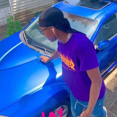 Dm to learn how to make millions on your phone💰📉
