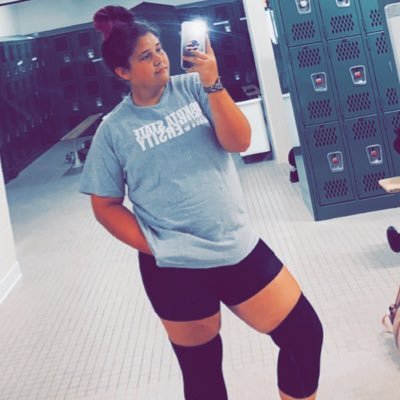 HornungKarlynn's profile picture. ‘23 shot and disc🥏 Olympic weightlifting