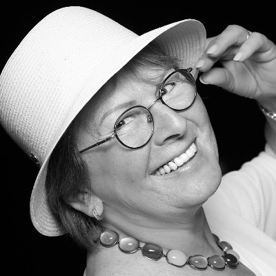 KFHumanagement's profile picture. Ich begleite Menschen in Verantwortung zur Meisterschaft im Leben durch Gespräch, Meditation und Handeln. Gründerin von Humanagement und Netzwerk FinV