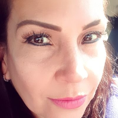 La Mamá de @Nanni237. Abogado de la República de Venezuela 🇻🇪. Luchadora y entusiasta en este país que no es el mío!