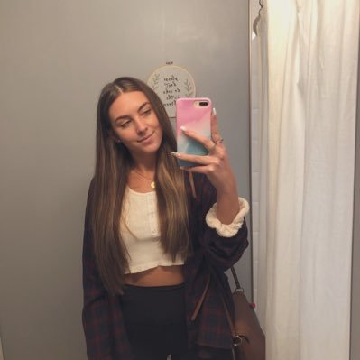 carolinedifabio's profile picture. jcu ‘23
