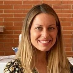 SuperAdri en todos los sentidos 💪😁 Madre, enfermera y luchadora en todo aquello en lo que creo 👨‍👩‍👧‍👦👩‍⚕️🦸‍♀️💚🌍🇪🇦