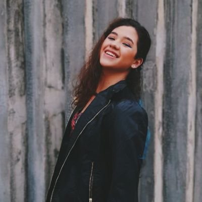Student | Artist | Dancer | Book Lover