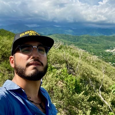 Master Student at @NREM_UH 🪨🌳💧☀️ | Member at @EastWestCenter | BS-University of Puerto Rico. @uprrp🇵🇷 (he/him)