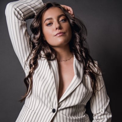 SydneeDimascio's profile picture. Mostly on Instagram: sydneedimascio 🦋💫