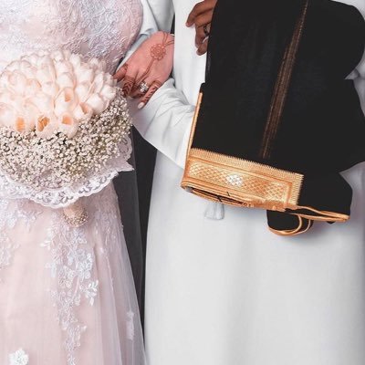 دمعة تسيل و شمعة تنطفي و العمر بدونك يختفي ومن دونك قلبي ينتهي❤️