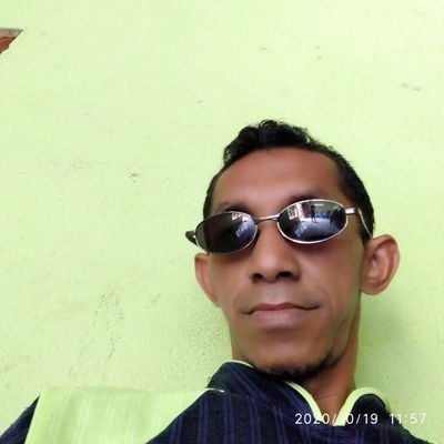 VeryQ3's profile picture. smile