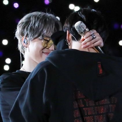 𝐀 𝐝𝐚𝐲 𝐦𝐚𝐲 𝐜𝐨𝐦𝐞 𝐰𝐡𝐞𝐧 𝐰𝐞 𝐥𝐨𝐬𝐞, 𝐛𝐮𝐭 𝐢𝐭 𝐢𝐬 𝐧𝐨𝐭 𝐭𝐨𝐝𝐚𝐲. 𝐓𝐨𝐝𝐚𝐲 𝐰𝐞 𝐟𝐢𝐠𝐡𝐭.—🐋