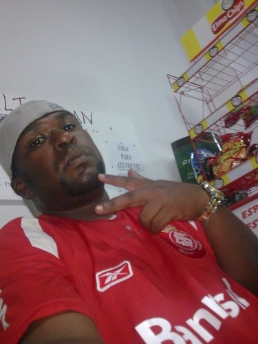 mesmo ceu, mesmo cep no lado sul do mapa, sempre ouvindo um rap pra alegra a rapa