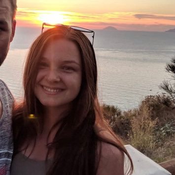 laurievida's profile picture. Literary agent at @PFDAgents. She/her