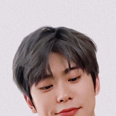 Rujira22449886's profile picture. make me up