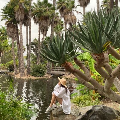 Armenian girl who lives in LA.
Marketing specialist 🗯💻
Cooking 🥗Painting ✏️
Traveling is my passion! ✈️🚂🛳🗺