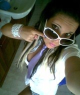 PapergirlLiv's profile picture. Heyy im Olivia, but you can call me Liv =}

I love @PaperboyRell with all my 3

Follow me=]