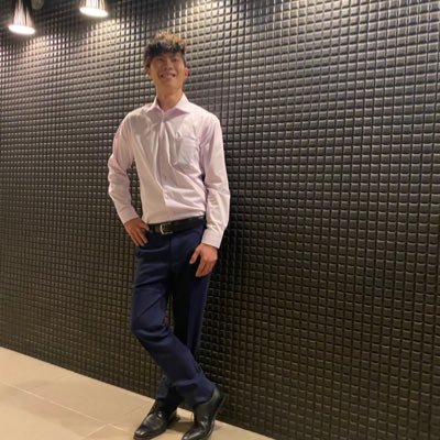 【社会人】【年商10億円の会社作ります】【 1日5分ポチポチするだけでは流石に稼げません】【毎月10万以上稼げるノウハウを教えています】《ネズミ講❌投資系❌アフィリエイト❌マルチ❌》【実績はツイートに載せています】