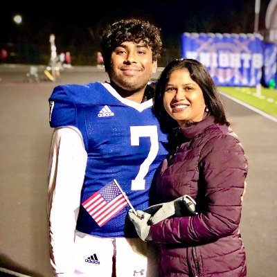 leenaphillips27's profile picture. 