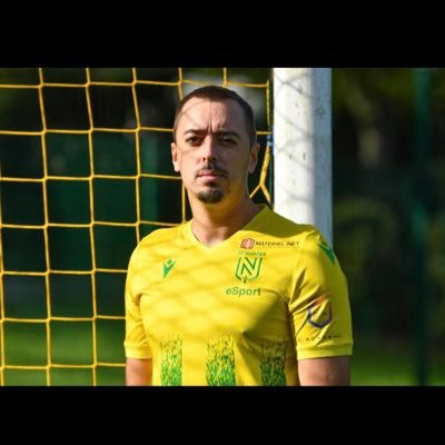 eSport Team Manager for @FCNantesEsports 🎮 @FCNantes • World Champion ESWC 2011 ⚽ • adrien.viaud@fcnantes.com • Aquino#6315