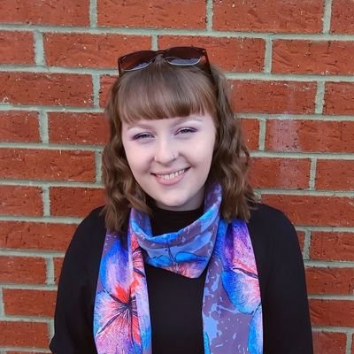 🌸 Textiles & Surface Design Student
🎓 The Northern School of Art
💌 Small biz owner
🌍 Instagram ~ arttbyannie