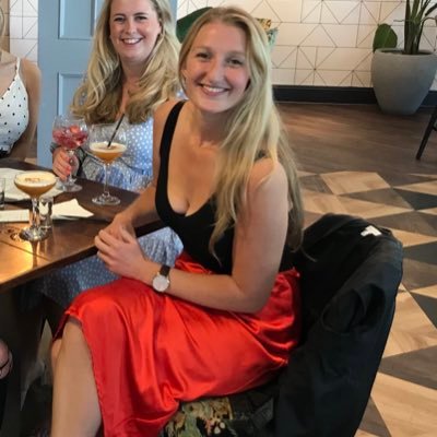 NiaMair_'s profile picture. Violist & Students' Union President at RWCMD.