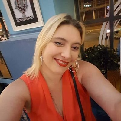 im chilled and enjoy a chat, like an occasional drink and love to laugh