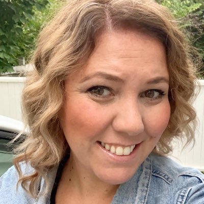 EmilyAteva's profile picture. French Immersion Teacher, Music Lover, Hockey Fan, Go Jets Go!!, Dog Lover!