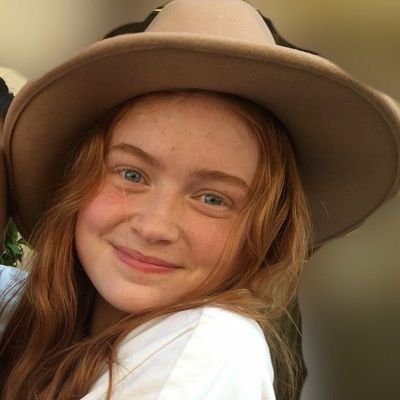 lukesouvenir's profile picture. ❥ ela + ele