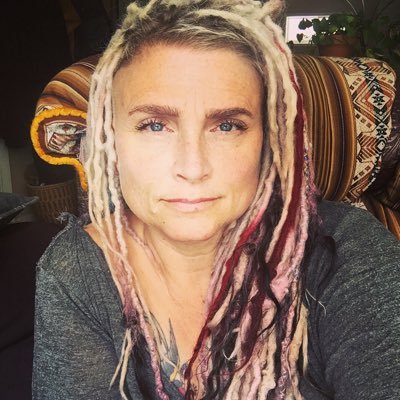 MasynMoyer's profile picture. Intentionally creating and living a slow life.