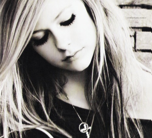 FalseAvril's profile picture. ALL MY LIFE. I'VE BEEN GOOD. BUT NOW. WHOA. I'M THINKING, WHAT THE HELL?