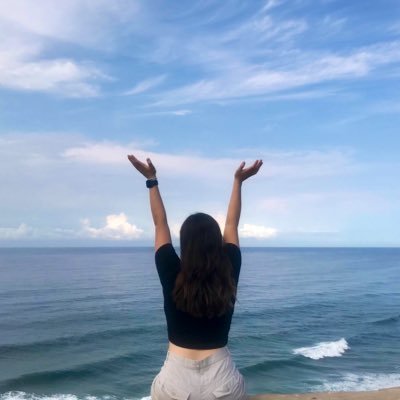 Un día a la vez, tratando de hacer sentir orgullosa a la niña de acá arriba. Médica IPN 👩🏻⚕️ y futura Dra de bebés 💫🫰🏻