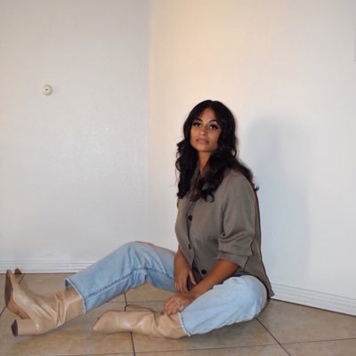 lexiimejiia's profile picture. notes to self