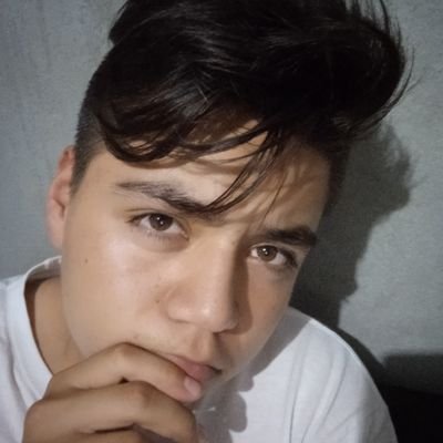 Hola espero que me apoyen a ser reconocido en todo el mundo soy productor de dubstep y electronica