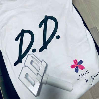 SMAPは殿堂入り。余生ジャニヲタ生活を楽しんでます。キスマイ茶封筒忘れない♡只今SnowMan絶賛応援中♡2021年春に孫が誕生♡
