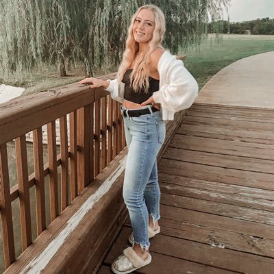maddybecker31's profile picture. 