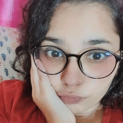 bagwe_tejal's profile picture. A bit of madness is key to give us new colors to see✨🌈                          
                      An Astrophile🌌 Selenophile🌕 and A Nephophile⛅☁️