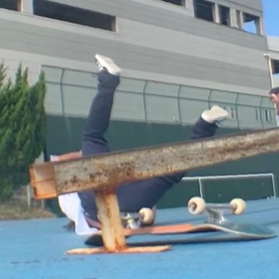 基本的にはSK8ばかりやってますが､波乗りも復帰しました｡🤡👍仕事は都内中心にあちこち走り回ってます｡🚗💨💫💦