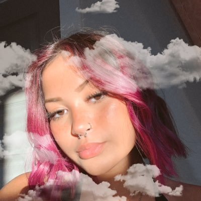 carlie_santos's profile picture. 