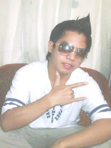 sunleoest's profile picture. 